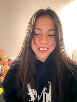 Snapshot of -Selene- chatting on 11/19/25, 08:20 -Selene- online show from 11/19/25, 08:20