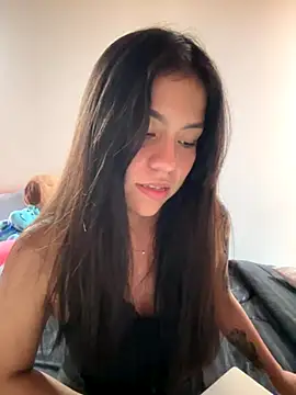 Snapshot of -Selene- chatting on 11/20/25, 10:09 -Selene- online show from 11/20/25, 10:09