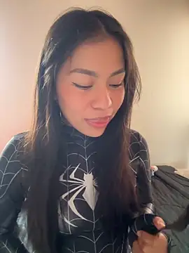 Snapshot of -Selene- chatting on 11/24/25, 09:25 -Selene- online show from 11/24/25, 09:25