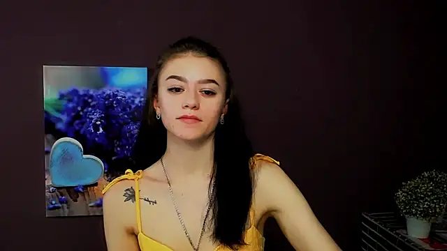 Snapshot of LanaTey chatting on 03/10/25, 11:53 LanaTey online show from 03/10/25, 11:53