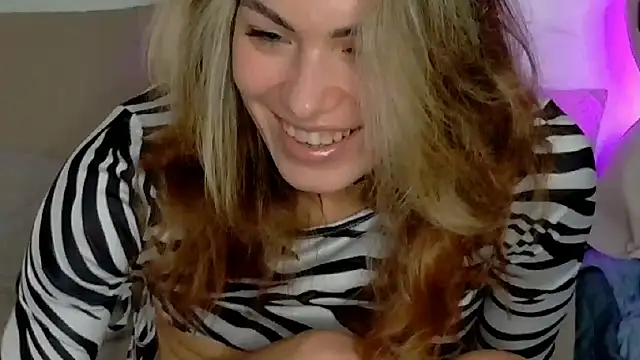 SweetDarling7 online show from 12/02/25, 10:42