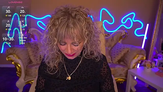 CandyLadyyy online show from 10/12/25, 08:30