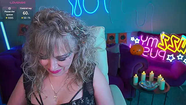 CandyLadyyy online show from 10/30/25, 09:59