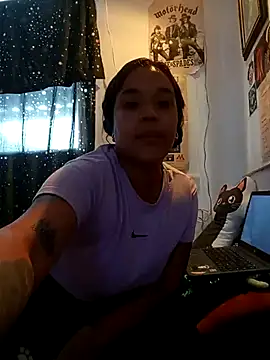 Snapshot of IsisBathory chatting on 03/15/25, 09:05 IsisBathory online show from 03/15/25, 09:05