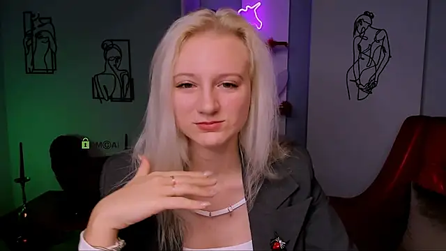 madam uliis online show from 03/12/25, 08:41