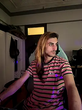 Snapshot of twink69Finger chatting on 10/08/25, 03:48 twink69Finger online show from 10/08/25, 03:48