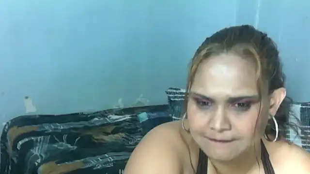 Snapshot of clover_cams1874 chatting on 11/08/25, 05:01 clover cams1874 online show from 11/08/25, 05:01