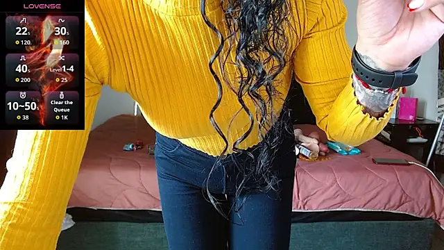 Snapshot of mia_velvet1 chatting on 10/17/25, 03:14 mia velvet1 online show from 10/17/25, 03:14