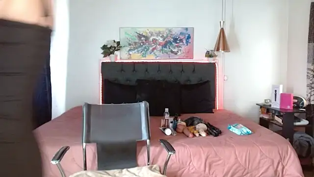 Snapshot of mia_velvet1 chatting on 10/21/25, 02:40 mia velvet1 online show from 10/21/25, 02:40