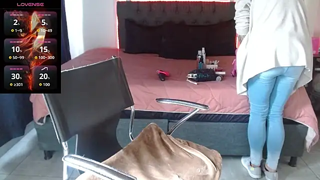 Snapshot of mia_velvet1 chatting on 10/22/25, 03:12 mia velvet1 online show from 10/22/25, 03:12