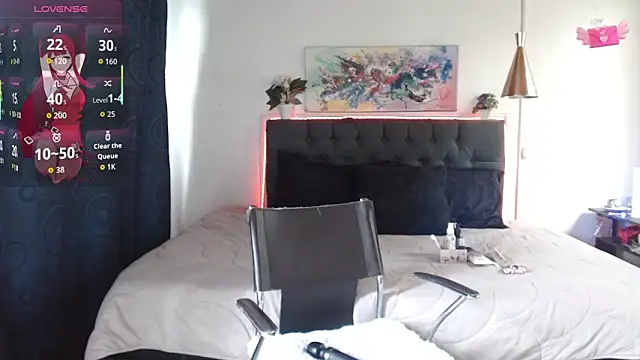 Snapshot of mia_velvet1 chatting on 11/14/25, 01:43 mia velvet1 online show from 11/14/25, 01:43