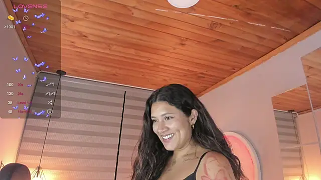 ISIS VALCHOS online show from 10/15/25, 02:22