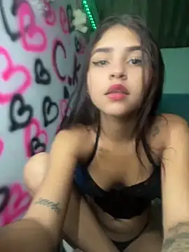 Snapshot of kityy_playful chatting on 10/20/25, 04:13 kityy playful online show from 10/20/25, 04:13