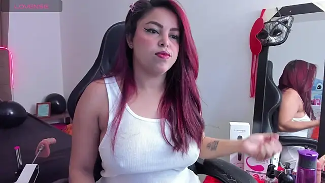 Mehlany Moretz online show from 11/15/25, 03:04