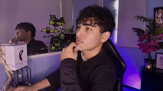 LucasCarterr  online show from 10/15/25, 08:20