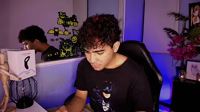 LucasCarterr  online show from 10/17/25, 12:47