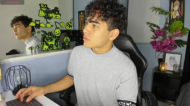 LucasCarterr  online show from 10/19/25, 04:02