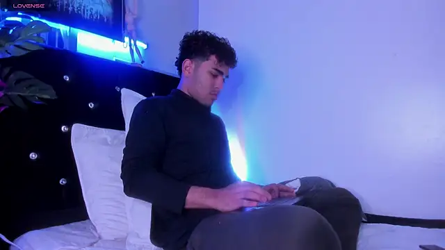 LucasCarterr  online show from 11/09/25, 03:27