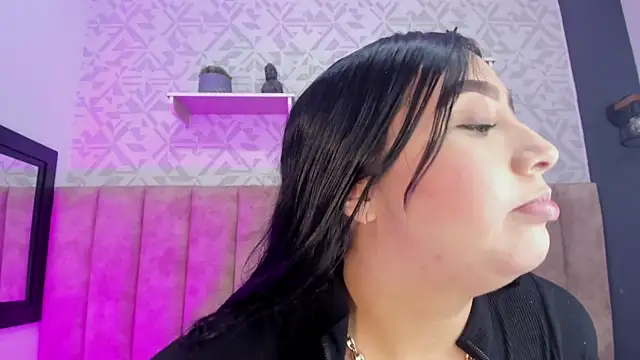 Snapshot of MelinaCruz chatting on 11/08/25, 04:23 MelinaCruz online show from 11/08/25, 04:23