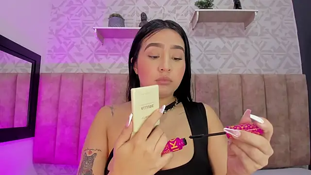 Snapshot of MelinaCruz chatting on 11/10/25, 03:49 MelinaCruz online show from 11/10/25, 03:49