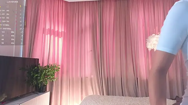 Snapshot of NormaCusson chatting on 09/16/25, 07:20 NormaCusson online show from 09/16/25, 07:20