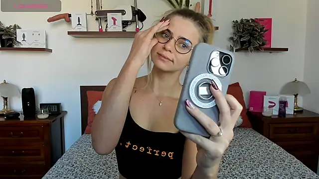 HaleyReedme online show from 10/09/25, 09:07