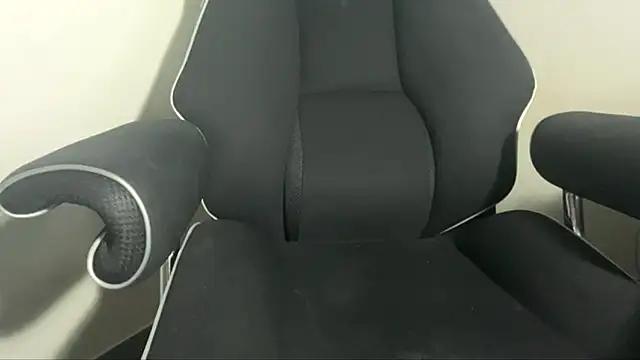 one app online show from 11/11/25, 01:44