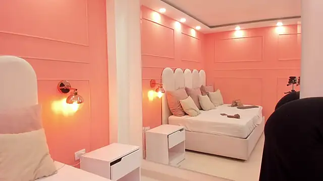 eva sainnt online show from 10/14/25, 10:32