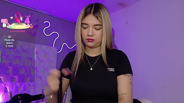 natasha  black online show from 11/05/25, 07:36