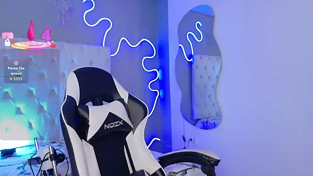 natasha  black online show from 11/07/25, 07:36