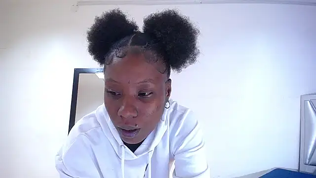 Snapshot of goldenn_ass1 chatting on 10/07/25, 03:25 goldenn ass1 online show from 10/07/25, 03:25