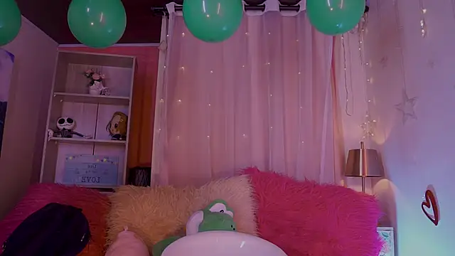 Snapshot of Madison_Mayer chatting on 03/20/25, 12:22 Madison Mayer online show from 03/20/25, 12:22