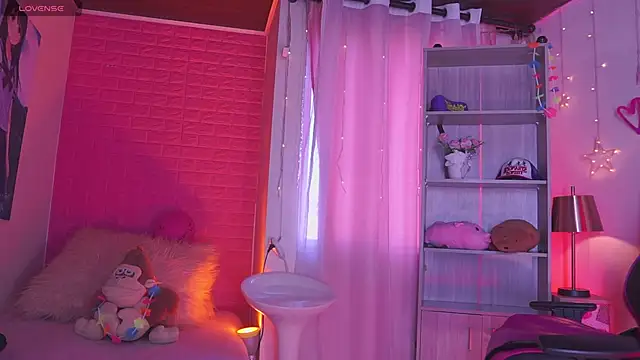 Snapshot of Madison_Mayer chatting on 09/23/25, 12:19 Madison Mayer online show from 09/23/25, 12:19