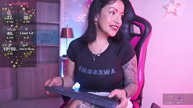 Snapshot of Madison_Mayer chatting on 10/06/25, 12:46 Madison Mayer online show from 10/06/25, 12:46