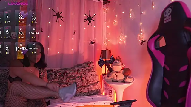 Snapshot of Madison_Mayer chatting on 10/24/25, 01:07 Madison Mayer online show from 10/24/25, 01:07