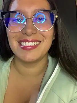 Snapshot of cloe_starr chatting on 03/17/25, 10:06 cloe starr online show from 03/17/25, 10:06