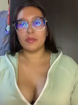Snapshot of cloe_starr chatting on 03/18/25, 01:10 cloe starr online show from 03/18/25, 01:10