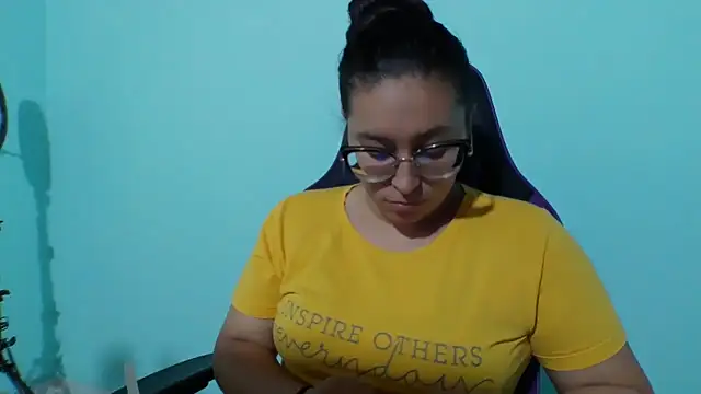 Snapshot of cloe_starr chatting on 09/27/25, 01:32 cloe starr online show from 09/27/25, 01:32