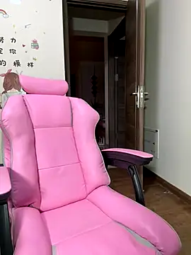 Snapshot of aa520uv chatting on 10/15/25, 04:29 aa520uv online show from 10/15/25, 04:29