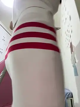 Snapshot of aa520uv chatting on 10/19/25, 05:19 aa520uv online show from 10/19/25, 05:19