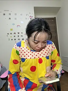 Snapshot of aa520uv chatting on 10/26/25, 05:46 aa520uv online show from 10/26/25, 05:46