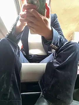 Snapshot of aa520uv chatting on 11/03/25, 03:30 aa520uv online show from 11/03/25, 03:30