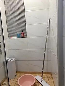 Snapshot of aa520uv chatting on 11/19/25, 02:50 aa520uv online show from 11/19/25, 02:50