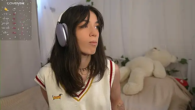 Snapshot of mystica_ chatting on 09/29/25, 07:24 mystica online show from 09/29/25, 07:24