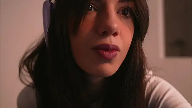 Snapshot of mystica_ chatting on 11/03/25, 12:17 mystica online show from 11/03/25, 12:17