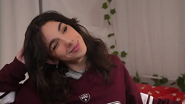 Snapshot of mystica_ chatting on 11/13/25, 07:18 mystica online show from 11/13/25, 07:18