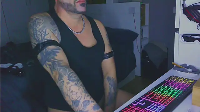 Snapshot of luivksmad chatting on 12/02/25, 05:13 luivksmad online show from 12/02/25, 05:13