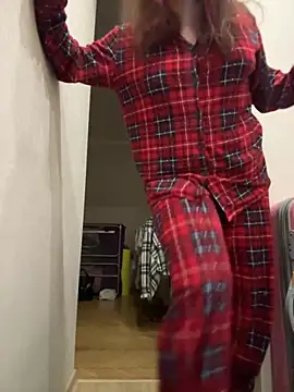 Cute kitty- online show from 11/11/25, 09:04