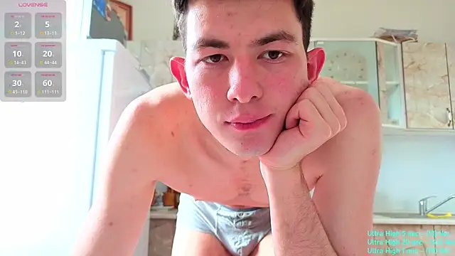 Snapshot of Danny__Magic chatting on 09/10/25, 01:11 Danny Magic online show from 09/10/25, 01:11