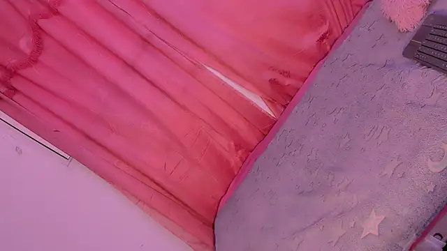 Snapshot of Mariana-ofc chatting on 11/06/25, 11:11 Mariana-ofc online show from 11/06/25, 11:11